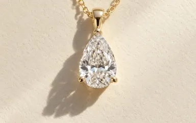 Jewellery inspiration for minimal diamond pendants